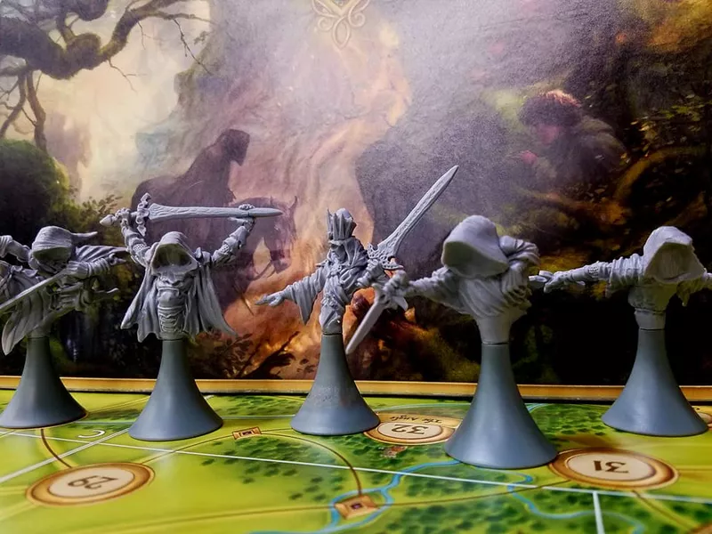 《搜寻魔戒》棋子与游戏板场景